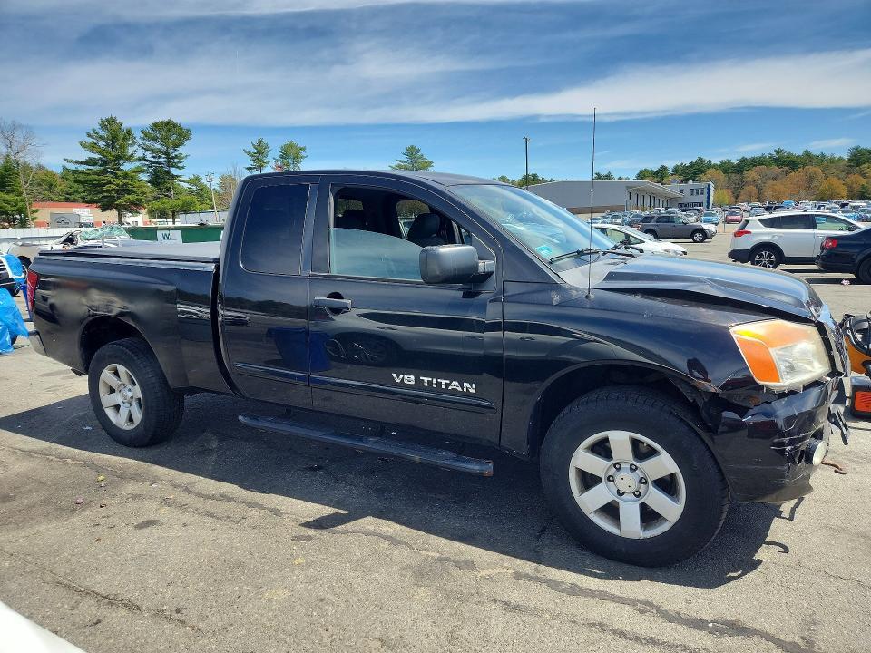 2011 Nissan Titan SV