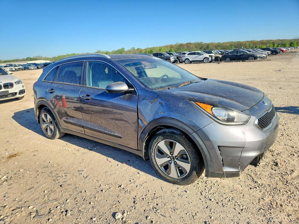 2017 KIA Niro lx