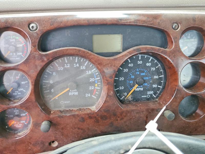2004 Mack CH613 Semi Truck