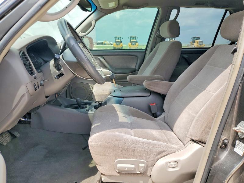2004 Toyota Sequoia SR5