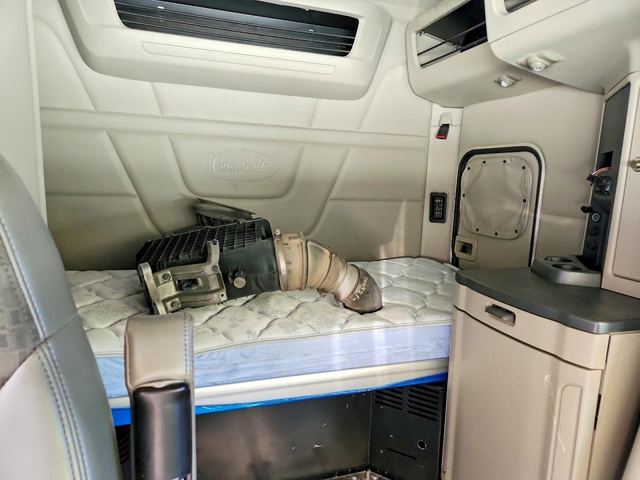 2019 Peterbilt 579 Truck Cab AND Chassis