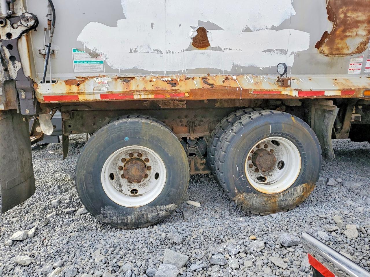 2014 Mack MRU600 Refuse Truck