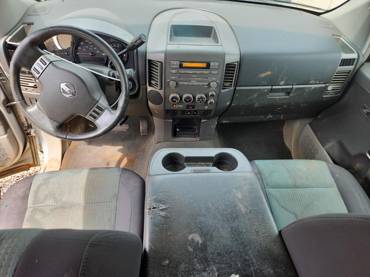 2004 Nissan Titan XE