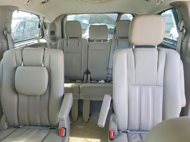 2016 Chrysler Town & Country Touring