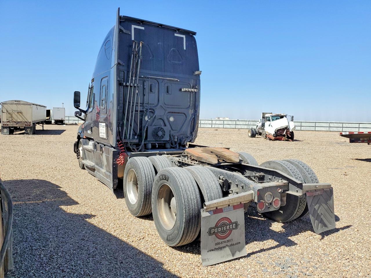 2021 Freigliner 2021 Freightliner Cascadia 126 Semi Truck