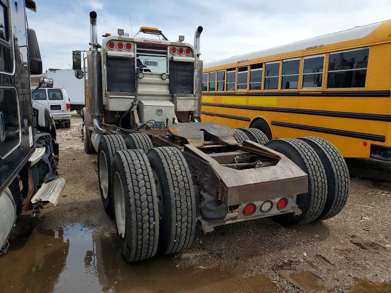 2000 Peterbilt 378 Semi Truck