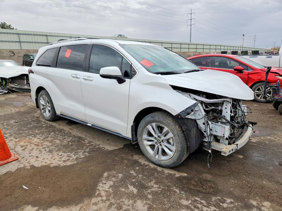2024 Toyota Sienna Limited 7-passenger