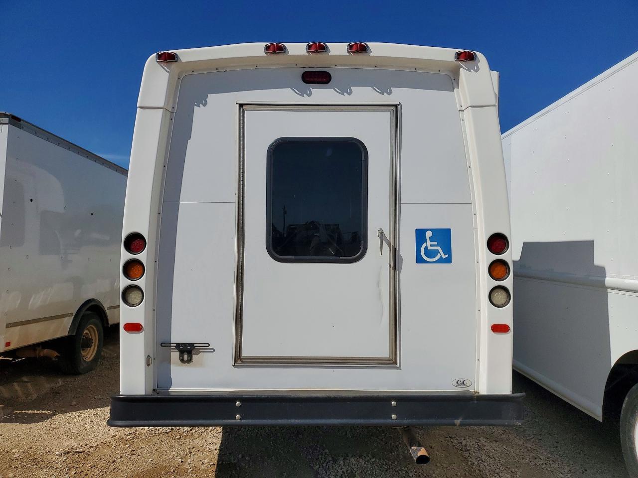 2016 Ford E350 Shuttle Bus