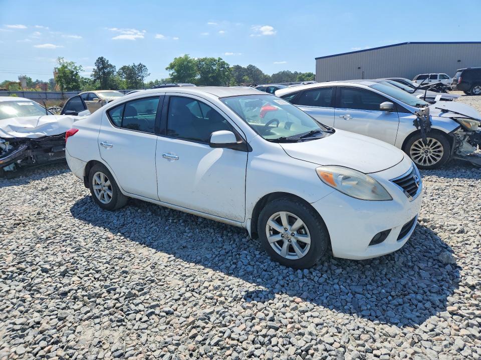 2014 Nissan Versa 1.6 sv
