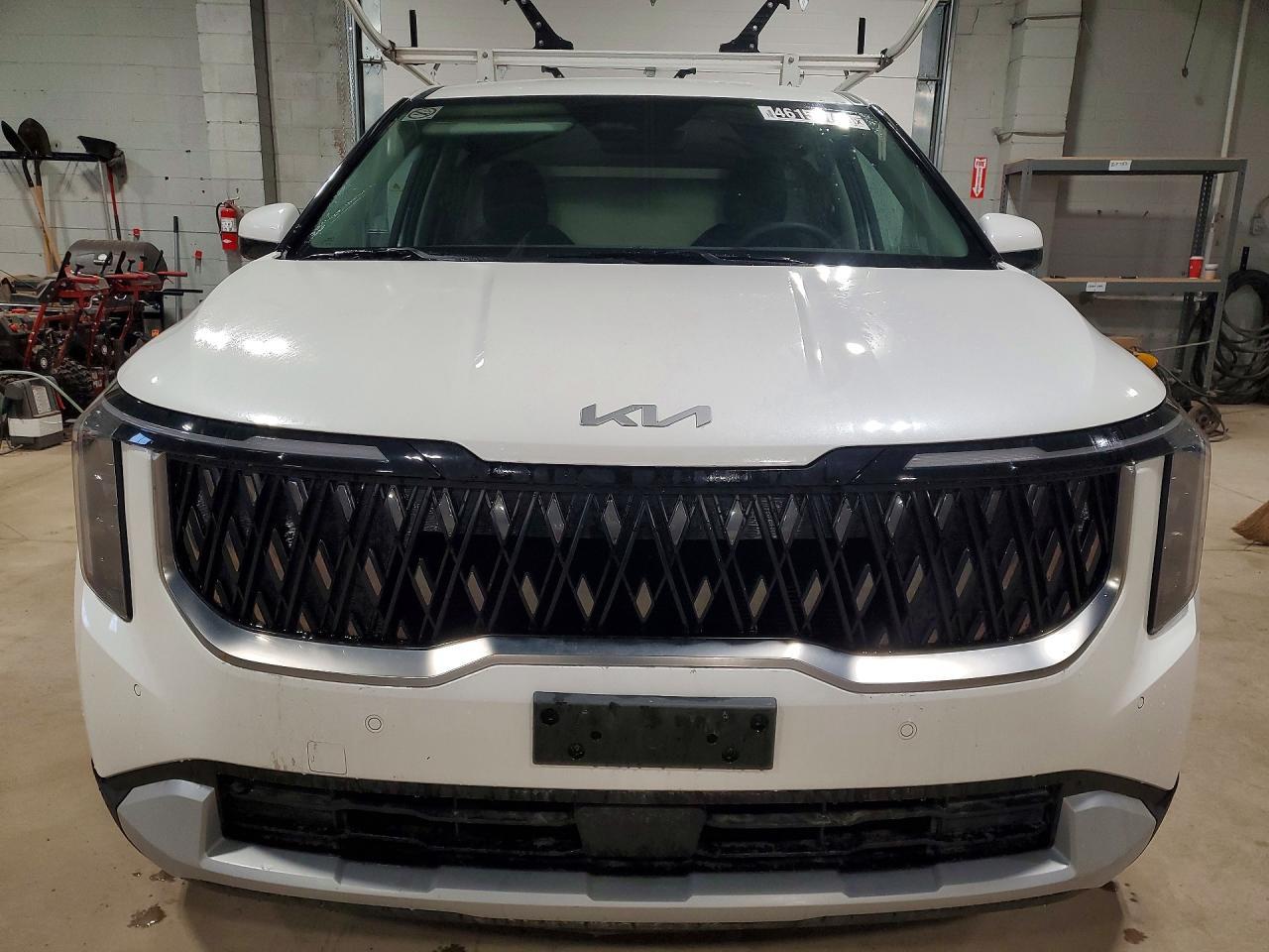 2025 KIA Carnival LX