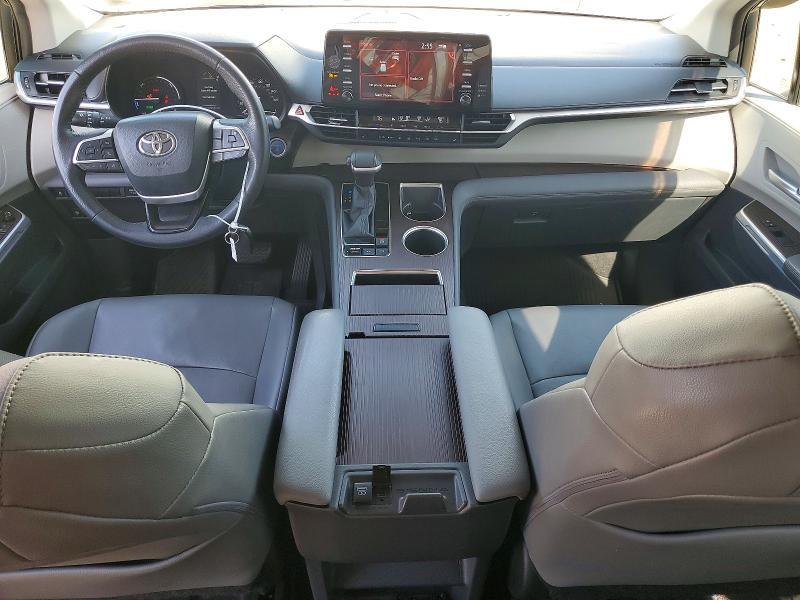 2022 Toyota Sienna xle