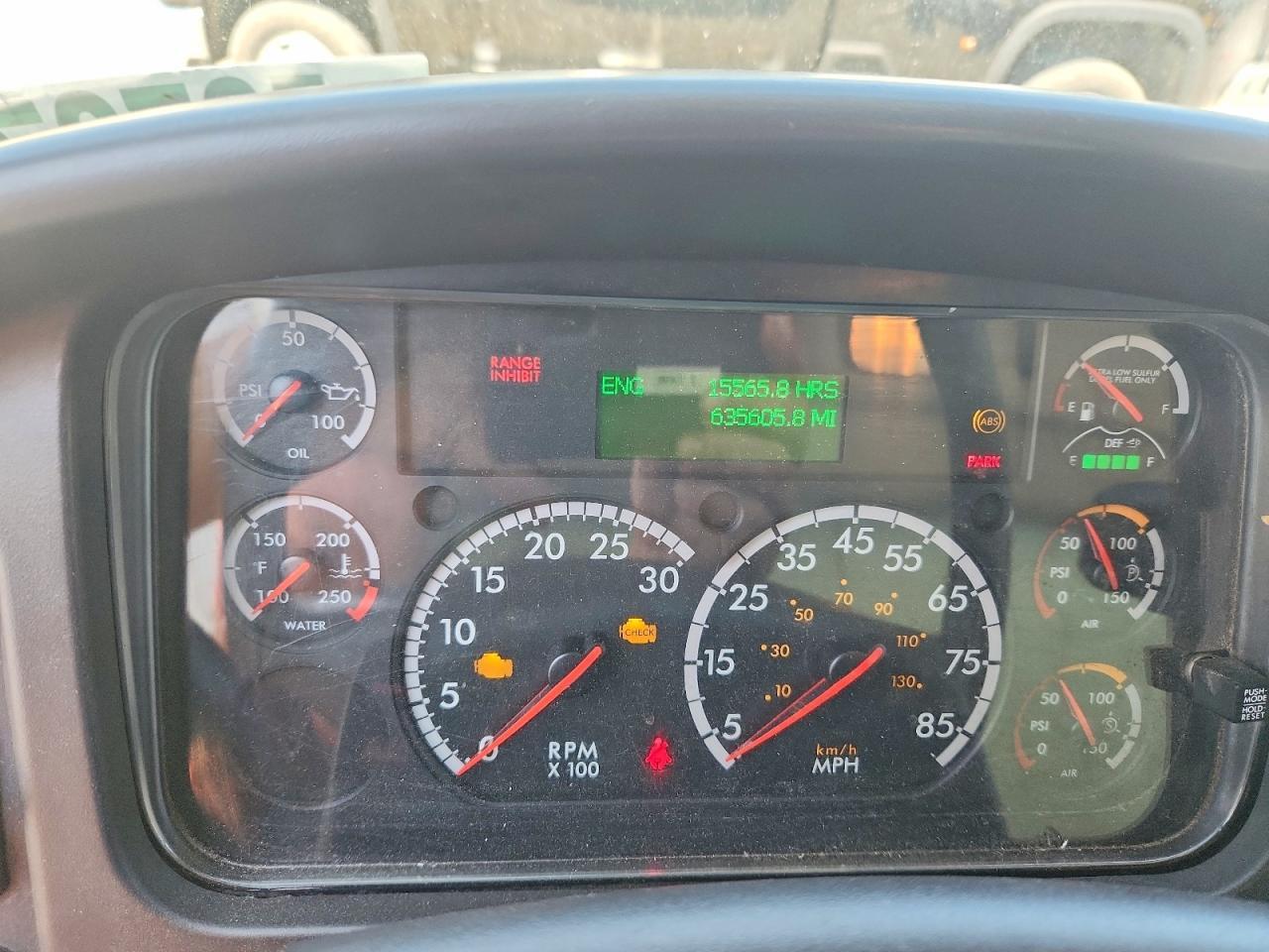 2016 Freigliner 2016 Freightliner Business Class M2 BOX Truck
