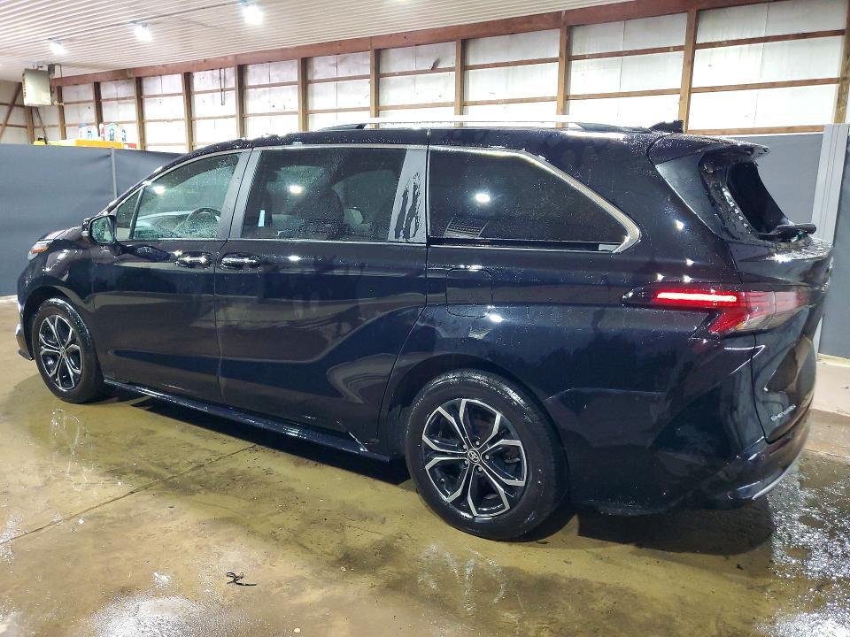 2025 Toyota Sienna Platinum 7-passenger