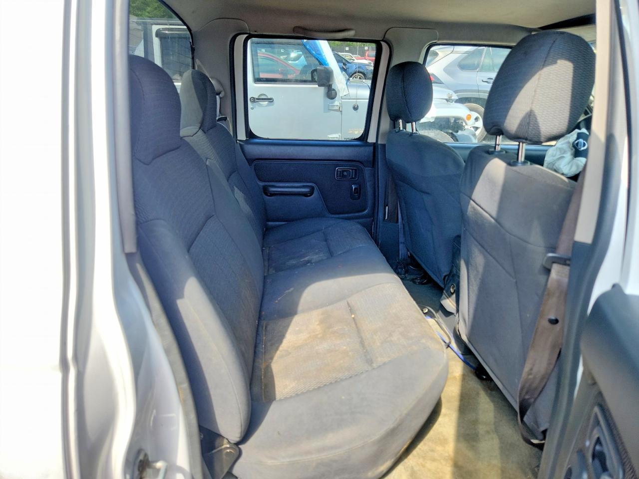 2003 Nissan Frontier XE-V6