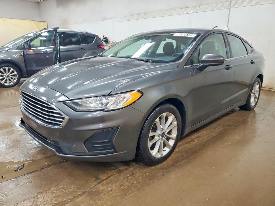 2020 Ford Fusion se