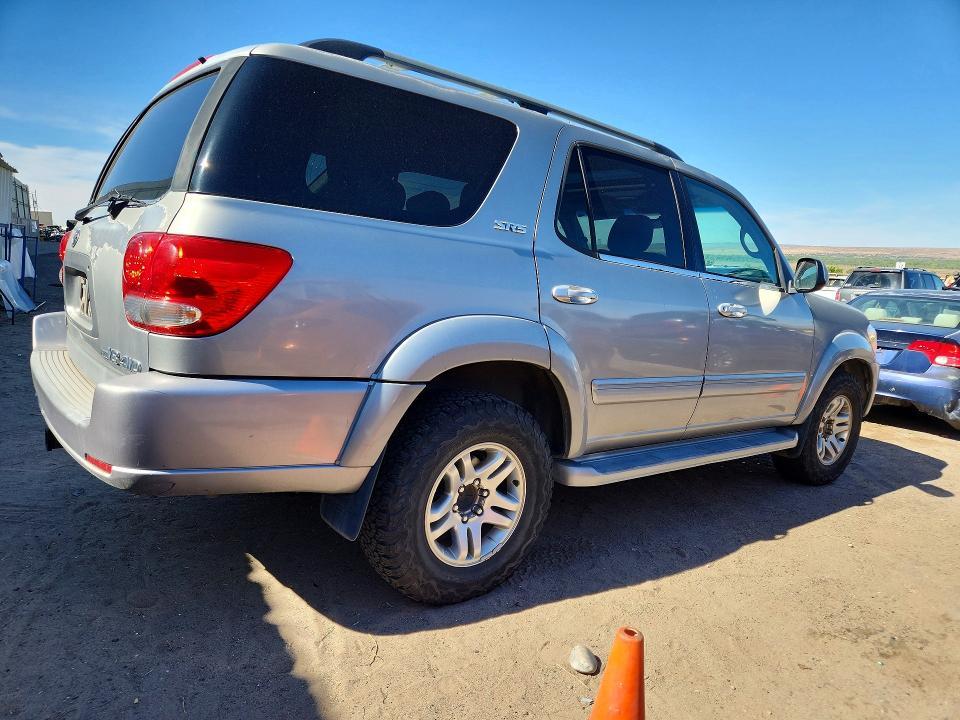 2005 Toyota Sequoia SR5