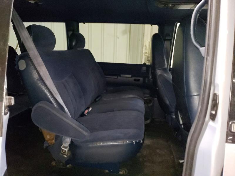2000 Chev Astro