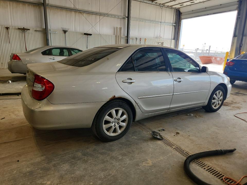 2004 Toyota Camry xle