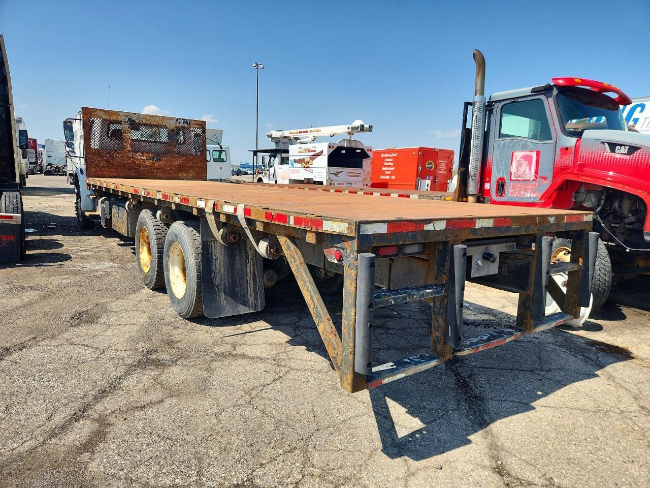 2018 Freigliner 2018 Freightliner Business Class M2 Flatbed Truck