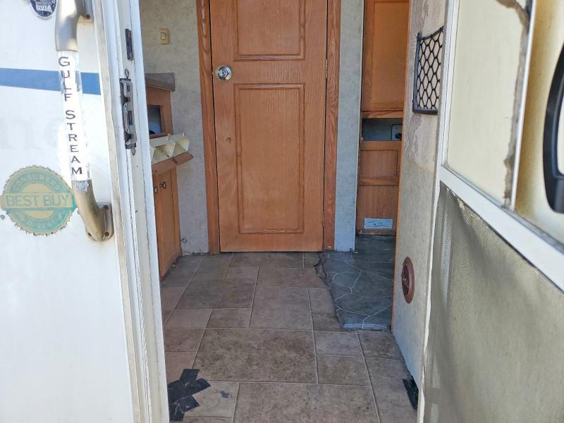 2005 Ford Econoline E350 Super Duty Cutaway Van