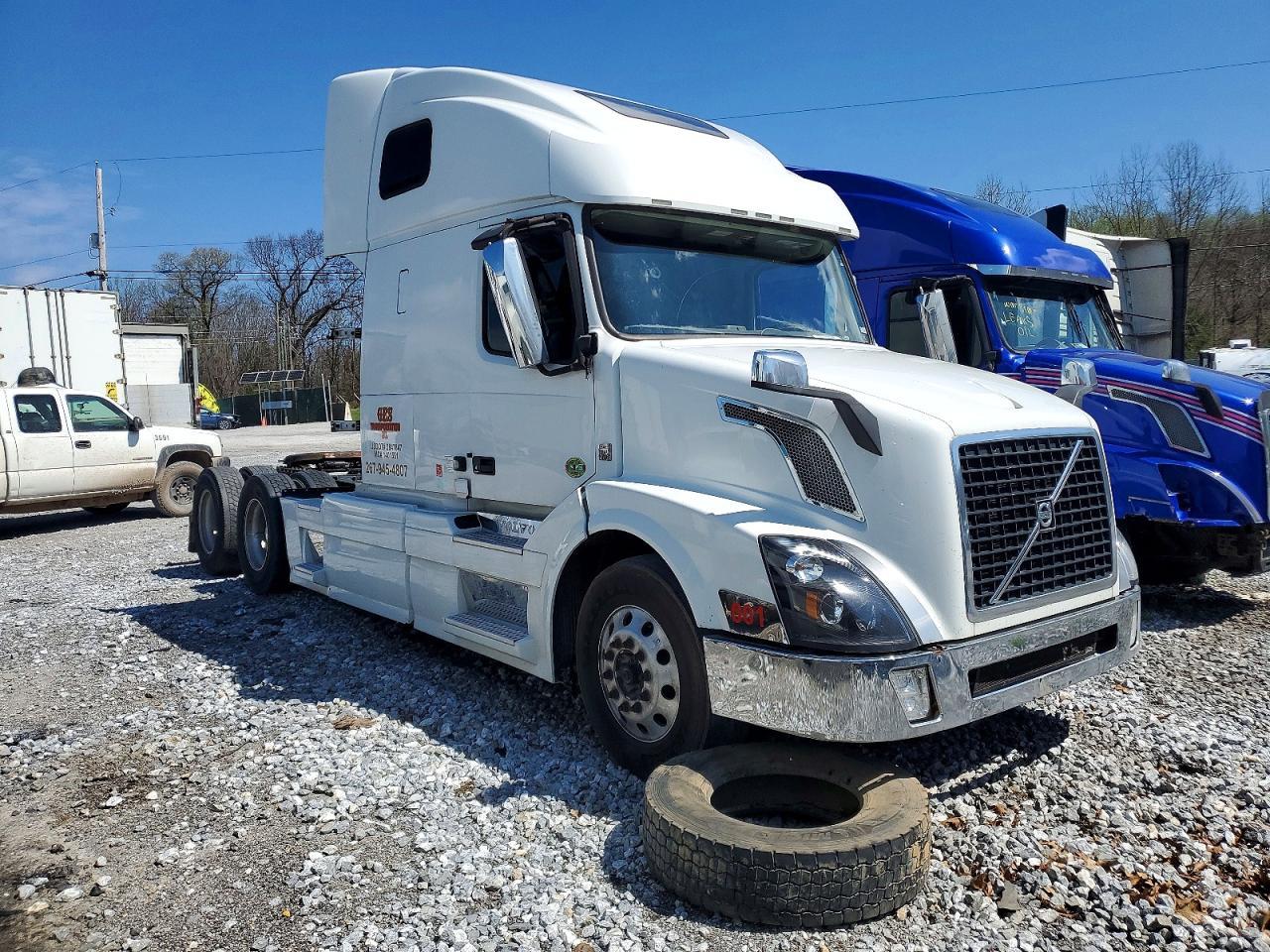 2016 Volvo VNL Semi Truck