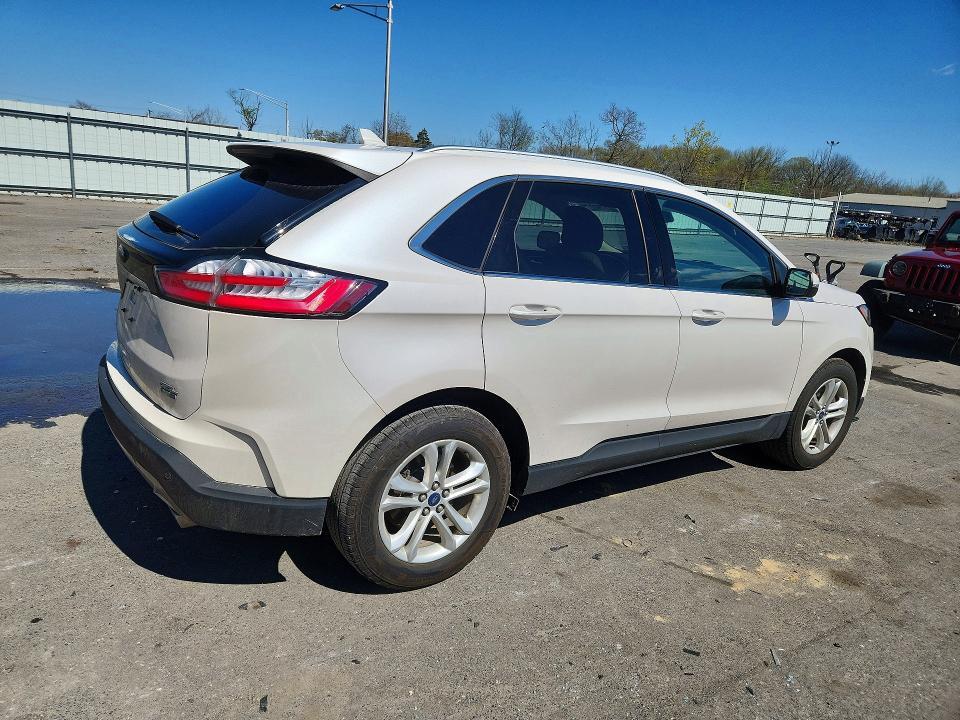 2019 Ford Edge sel