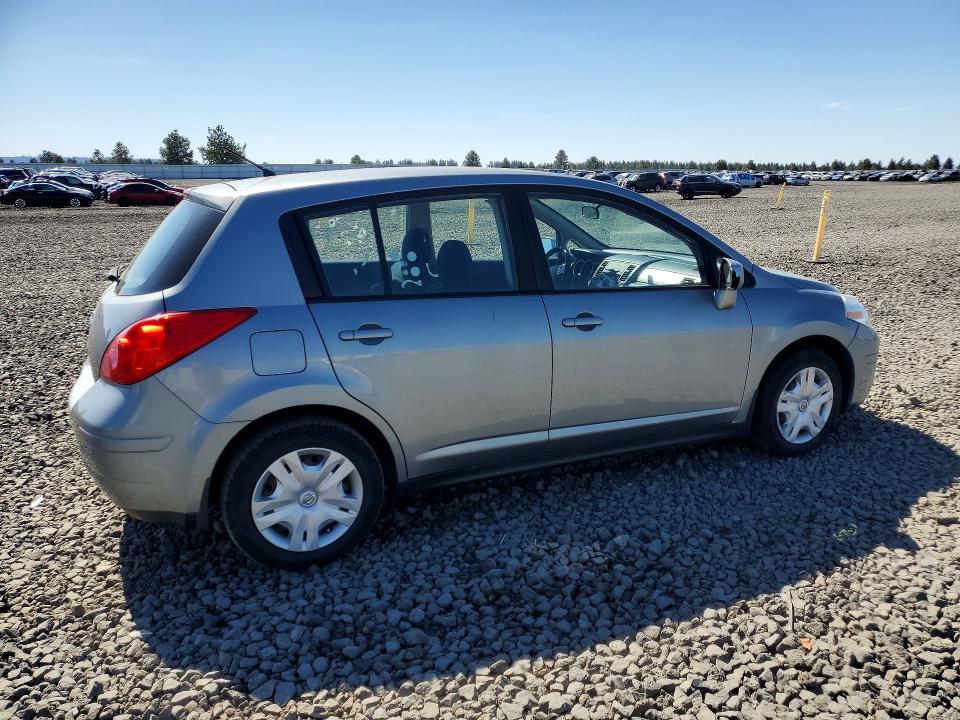 2011 Nissan Versa 1.8 s