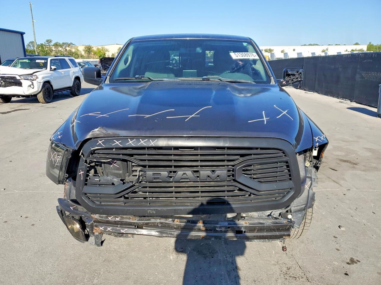 2015 Dodge RAM 1500 SLT