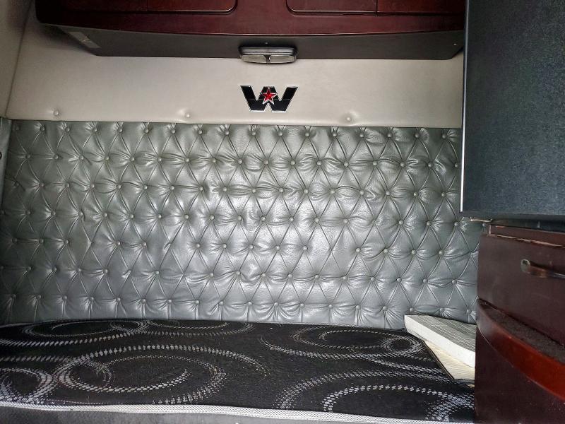 2020 Western Star 4900 Semi Truck