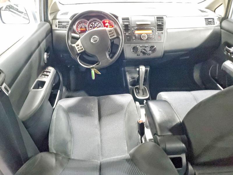 2011 Nissan Versa 1.8 s