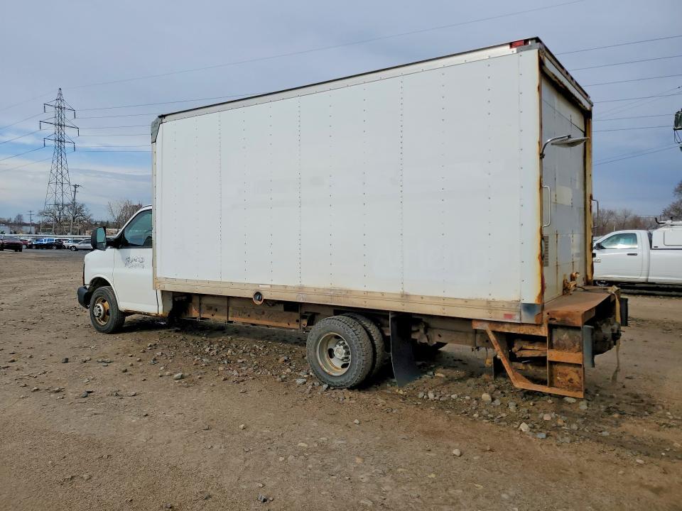 2013 Chevrolet Express box Truck