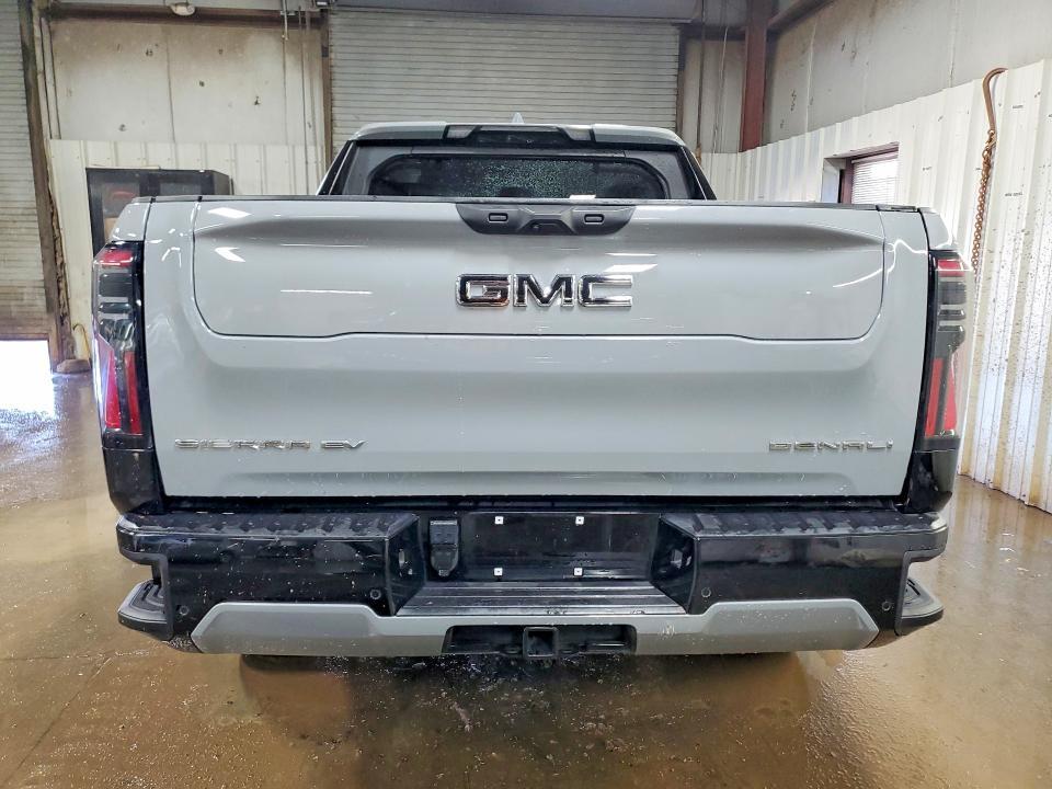 2025 GMC Sierra Denali