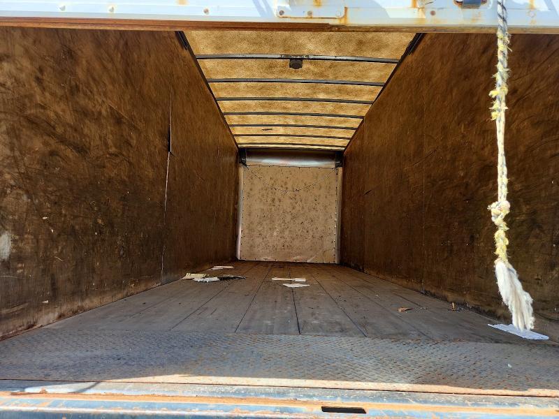 2014 Isuzu NRR Delivery Truck