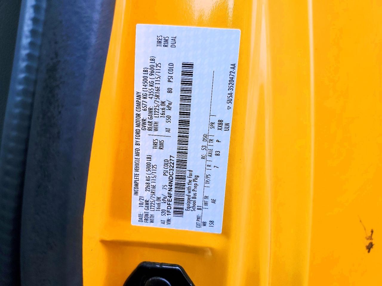 2022 Ford Econoline E450 Super Duty Cutaway Van