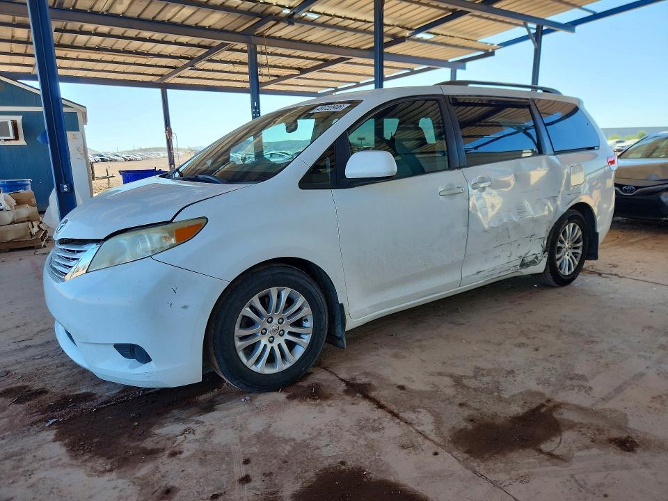 2011 Toyota Sienna le