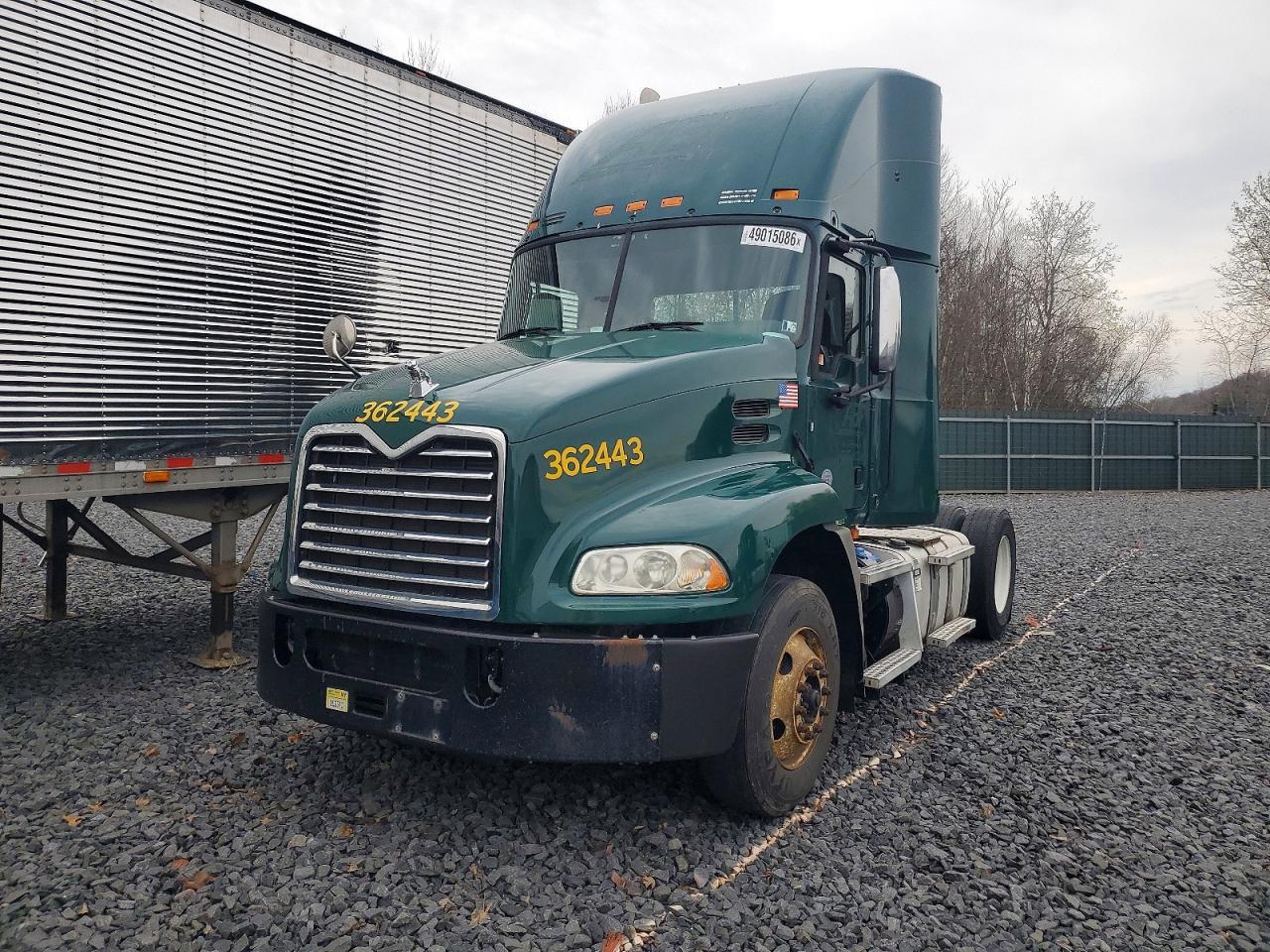2017 Mack CXU612 Semi Truck
