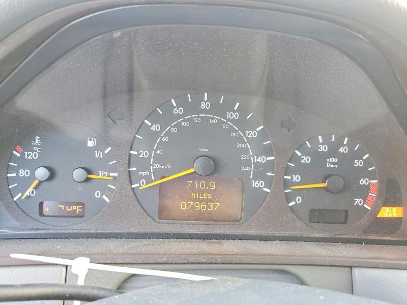 2001 Mercedes-Benz E 320