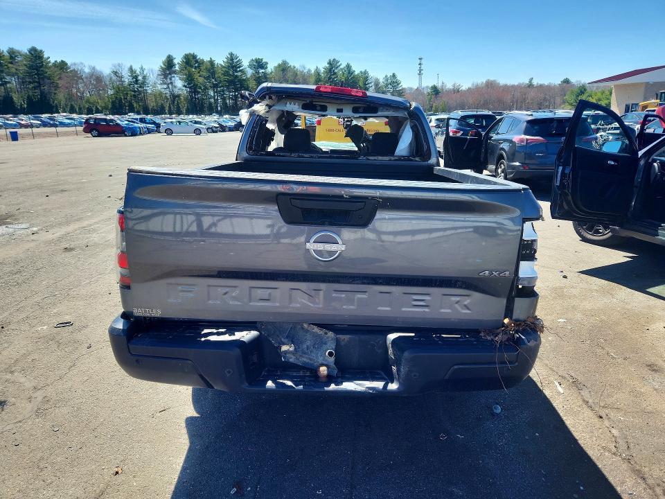 2022 Nissan Frontier s