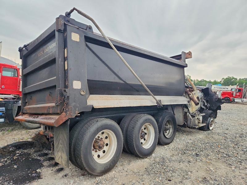 2020 Freightliner 114SD