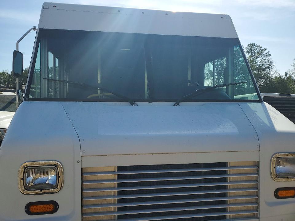 2013 Ford F59 Delivery Truck