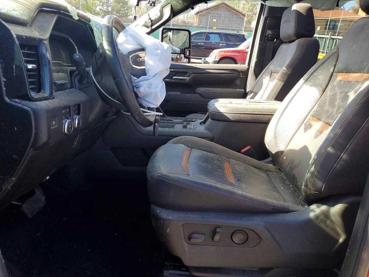 2025 GMC Sierra K2500 AT4
