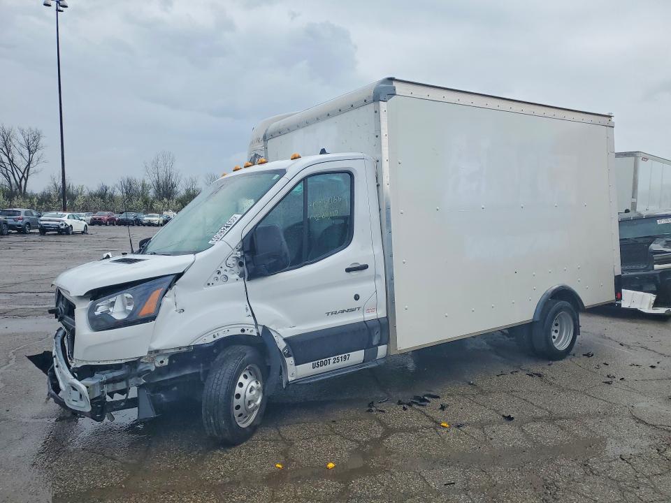 2022 Ford Transit box Truck