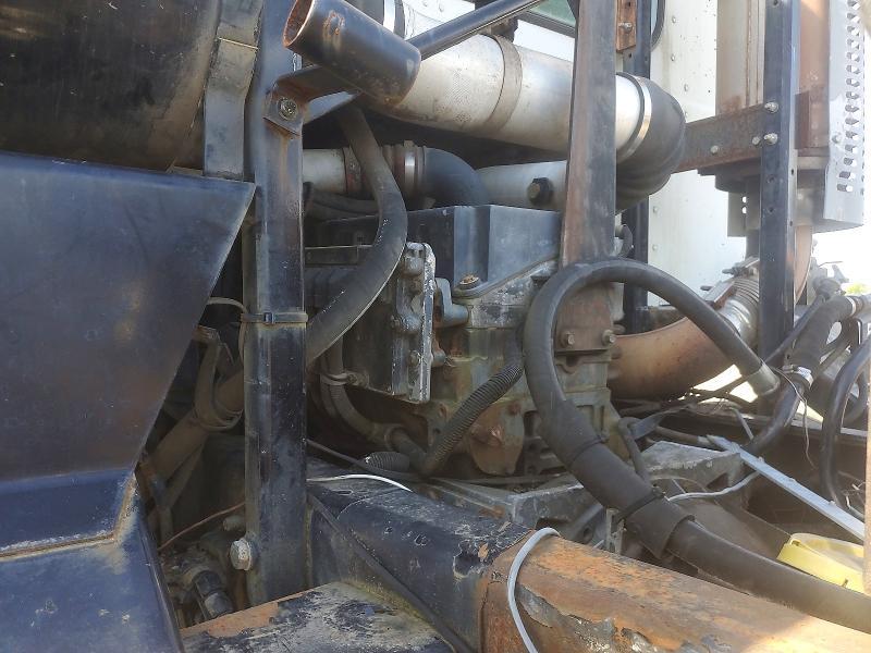 2001 Peterbilt 320 ROLL-OFF Container Truck