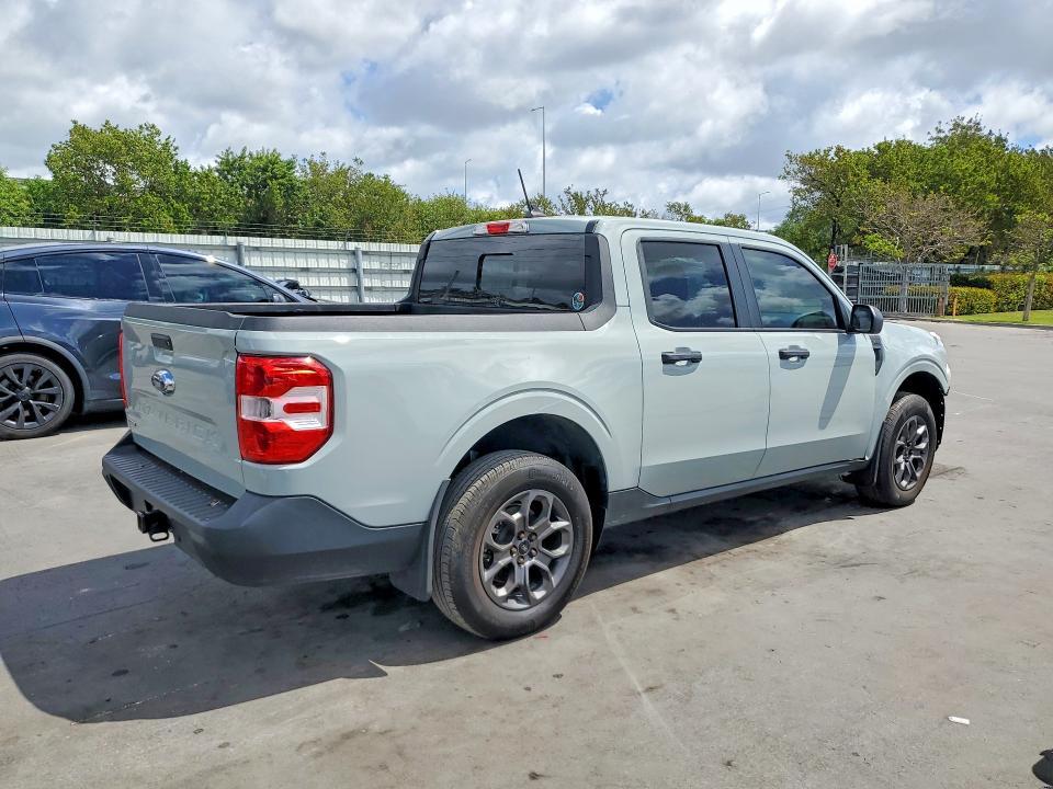 2022 Ford Maverick XL