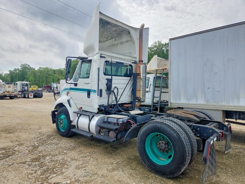 2011 International 8600 Semi Truck