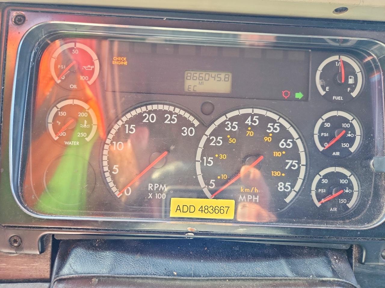 2007 Freigliner 2007 Freightliner Columbia 120 Semi Truck