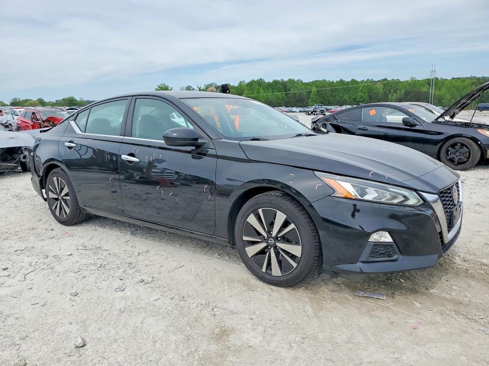 2021 Nissan Altima sv