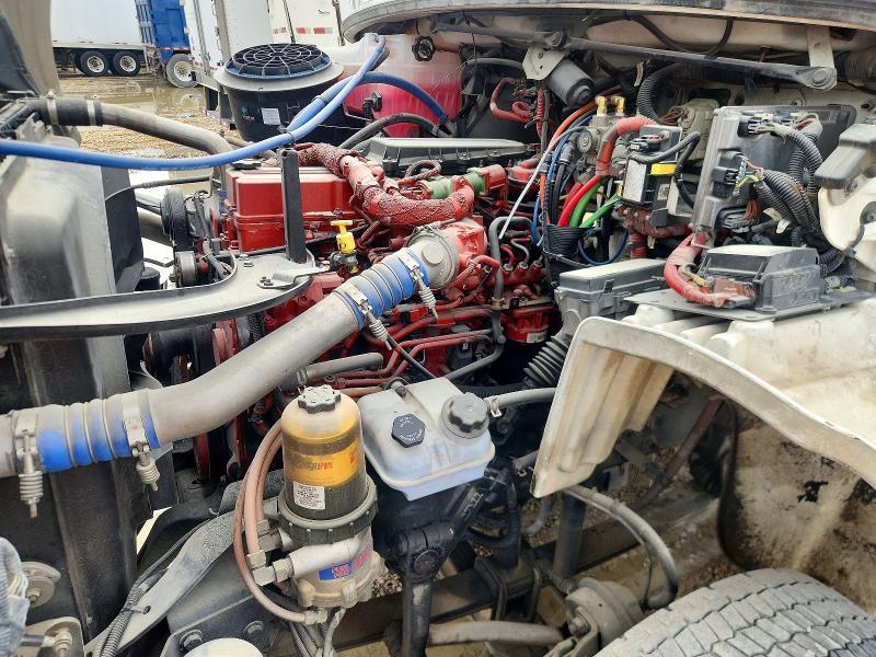 2015 Freightliner Business Class M2 Semi Truck