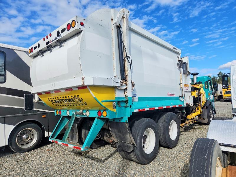 2015 Peterbilt 320 Refuse Truck