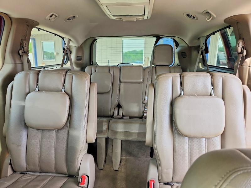 2012 Chrysler Town & Country Touring l